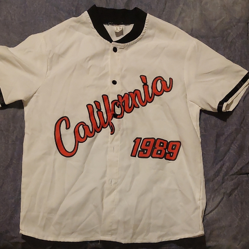 SHEIN White and Black Jersey Shirt with California 1969 Design